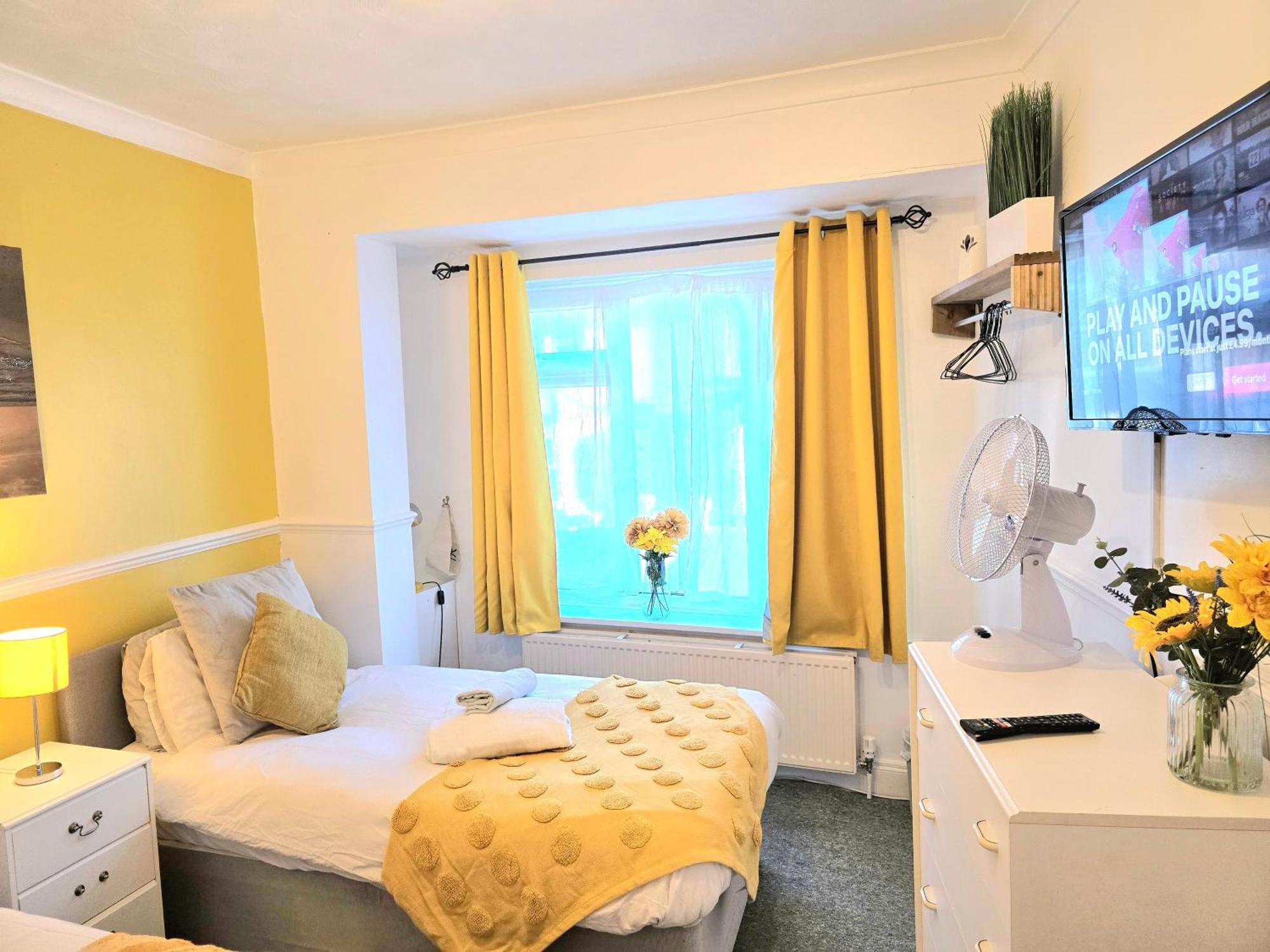 Gillings Villa -Perfect For Long & Short Stays Джиллінгем Екстер'єр фото