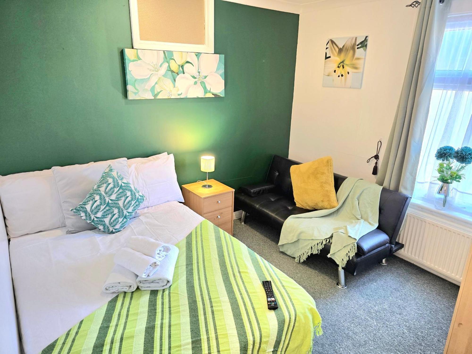Gillings Villa -Perfect For Long & Short Stays Джиллінгем Екстер'єр фото